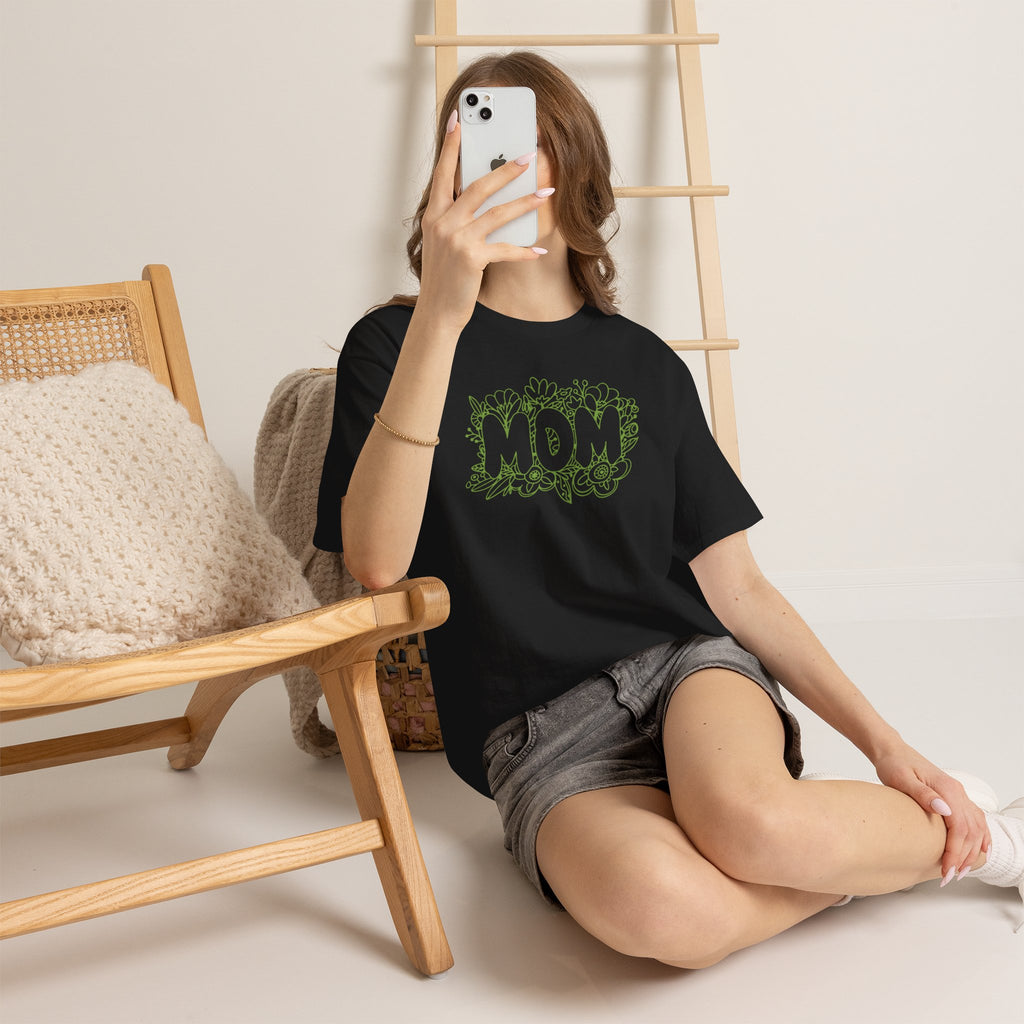 Mom Floral Outline T-Shirt — "MOM" Flower Doodle Tee for Mother's Day & Everyday